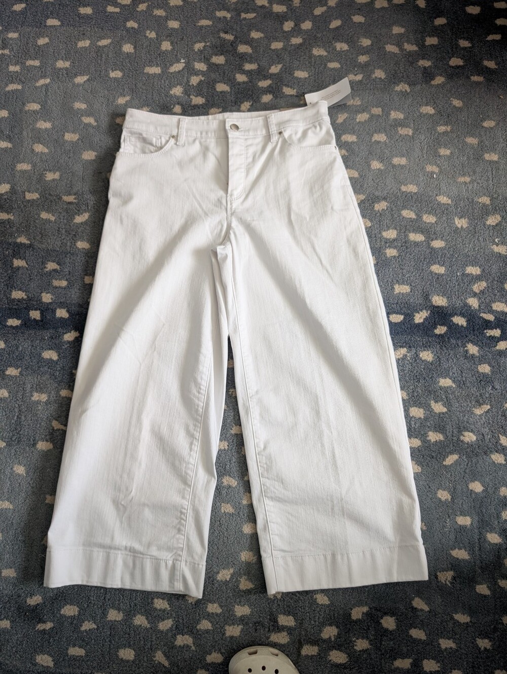 NWT Chico's White Perfect Stretch Girlfriend Wide Crop Jeans, SZ 0.5 (Size 6)